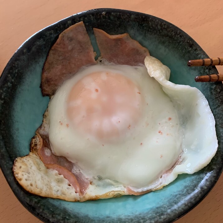 朝食に。ハムエッグ